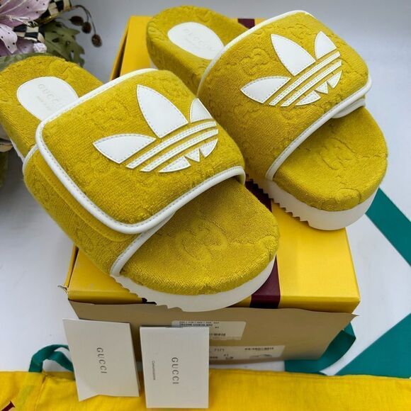 Women’s Gucci X Adidas, GG monogram size 41 fits 10 US made in Italy - Picture 2 of 7